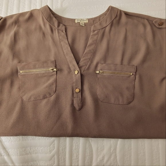 Two Lily White Rayon Sleeveless Blouses - Picture 2 of 4